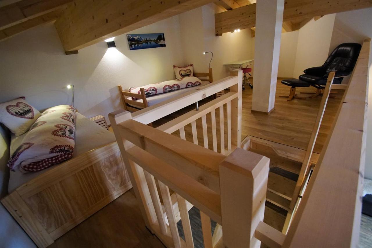 Апартаменты Chalet Wetterhorn Люченталь Экстерьер фото